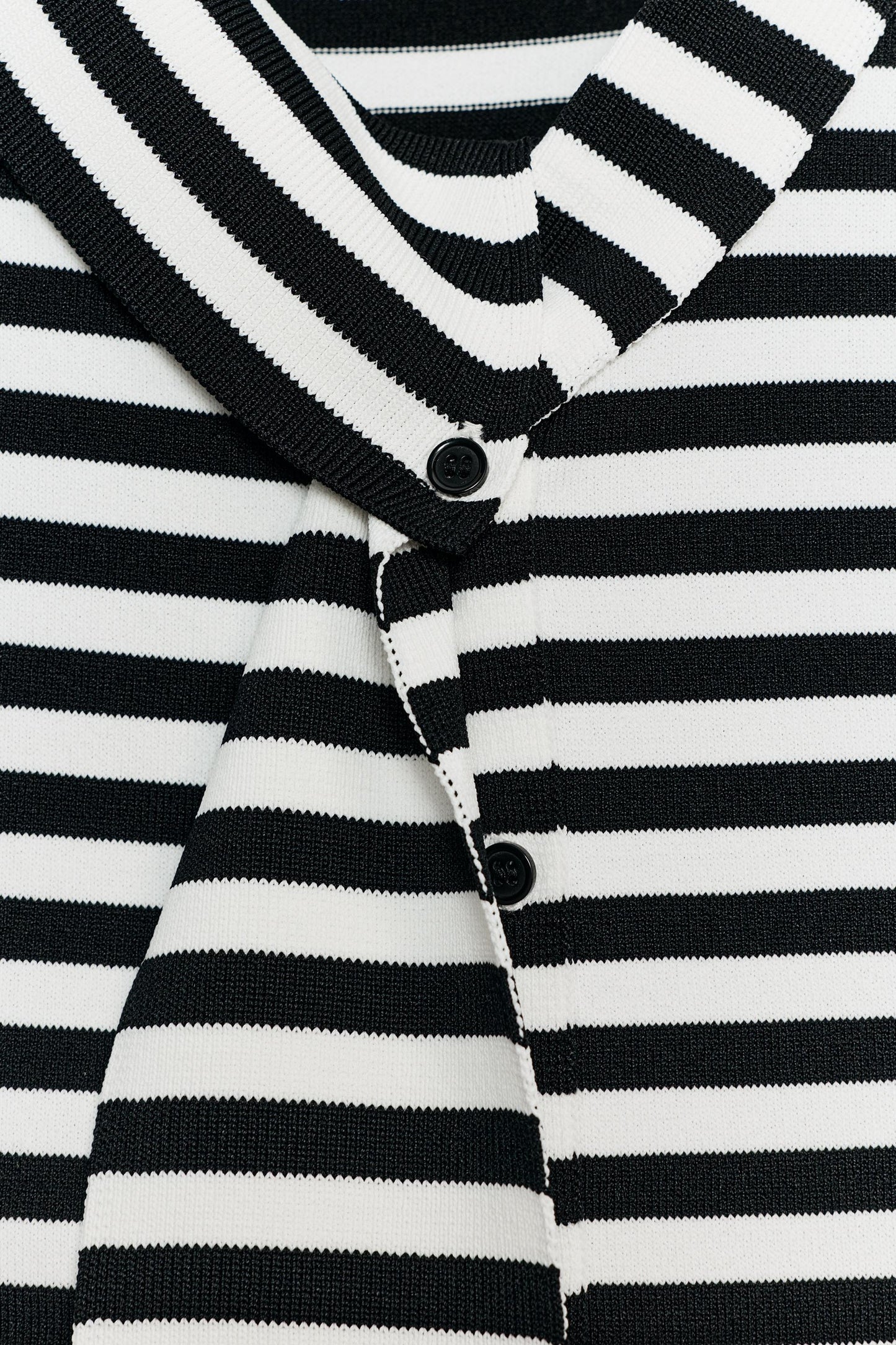 Bivorry™ - Black & White Short Top