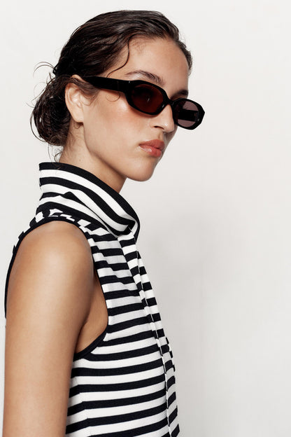 Bivorry™ - Black & White Short Top